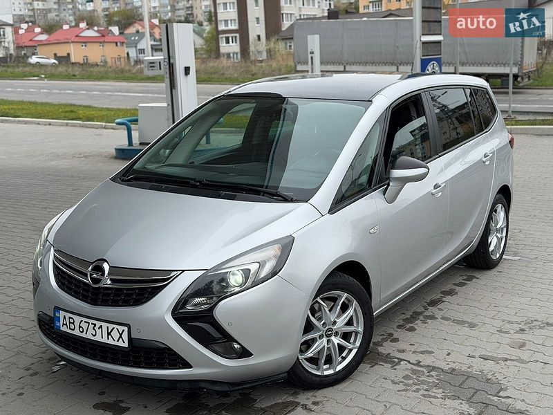 Opel Zafira Tourer 2012
