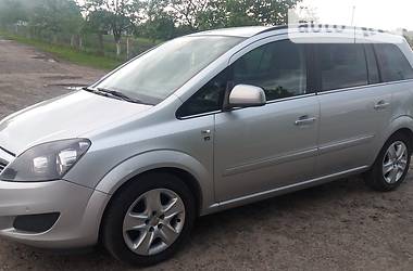 Универсал Opel Zafira 2011 в Ровно