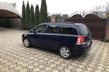 Минивэн Opel Zafira 2013 в Киеве