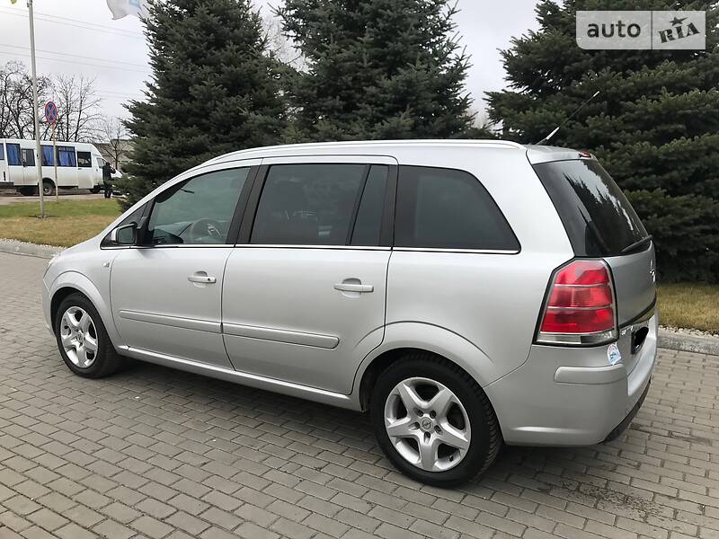 Минивэн Opel Zafira 2007 в Днепре