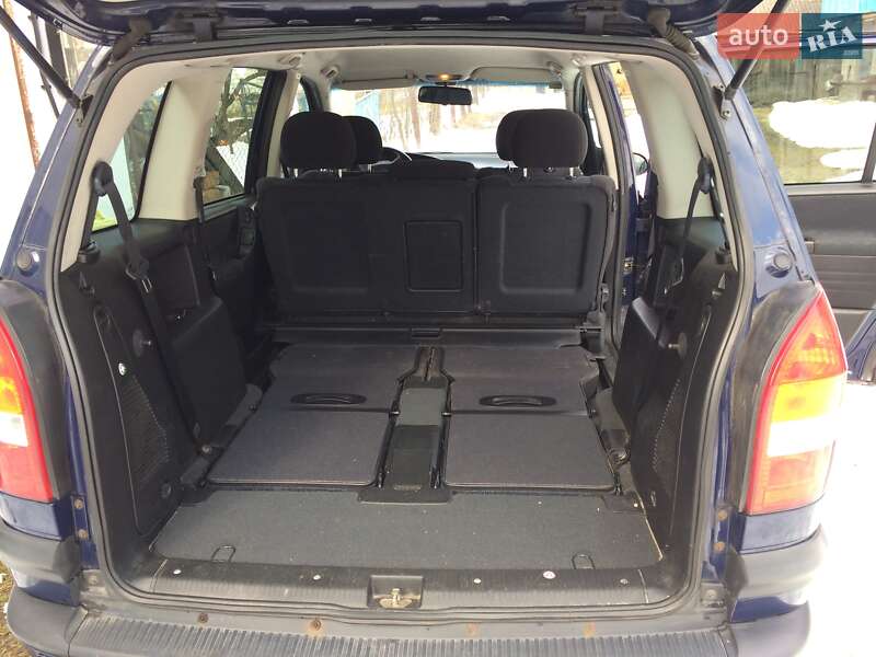 Мінівен Opel Zafira 2002 в Вараші