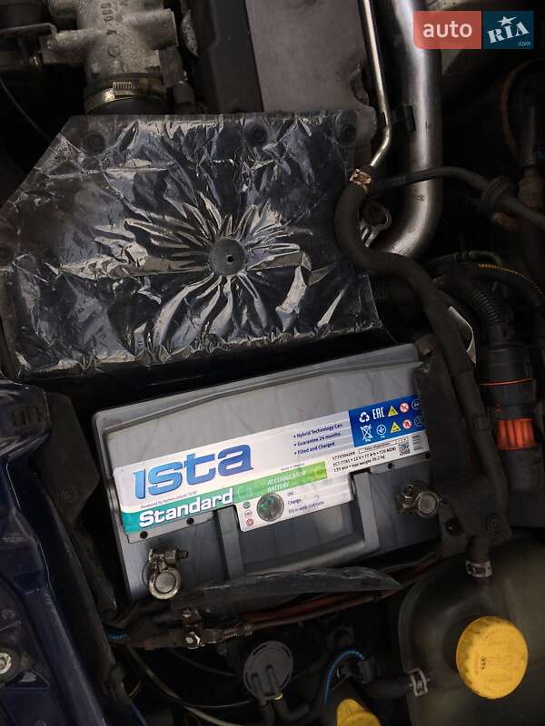 Мінівен Opel Zafira 2002 в Вараші