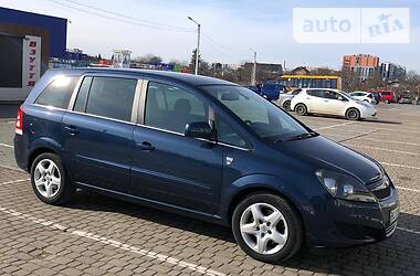 Универсал Opel Zafira 2010 в Стрые