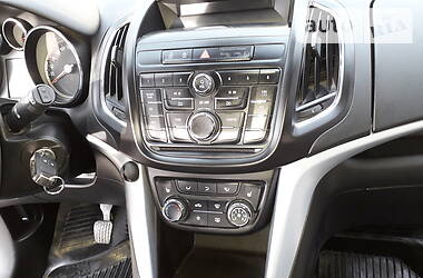 Універсал Opel Zafira 2013 в 