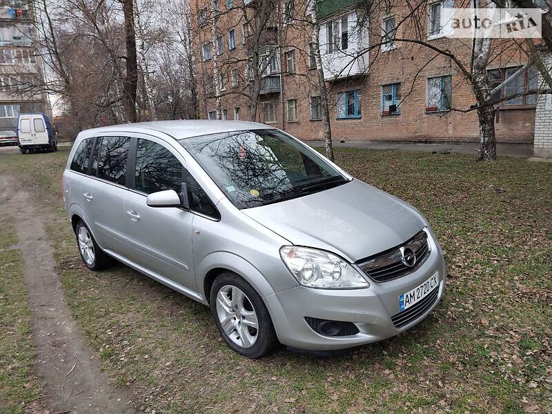 Універсал Opel Zafira 2008 в Звягелі