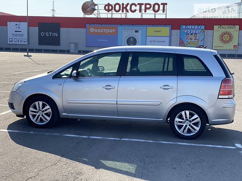 Мінівен Opel Zafira 2008 в Рівному