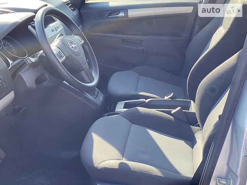 Мінівен Opel Zafira 2008 в Рівному