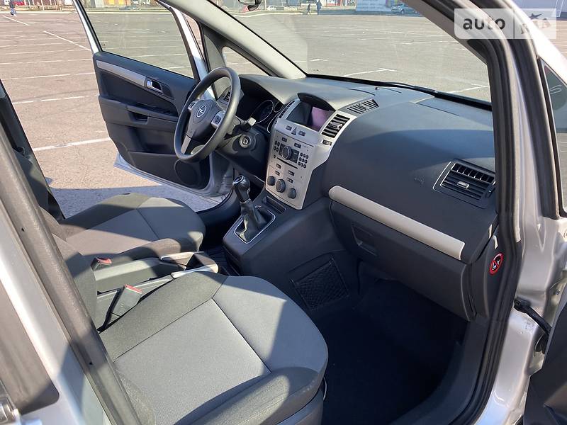 Мінівен Opel Zafira 2008 в Рівному