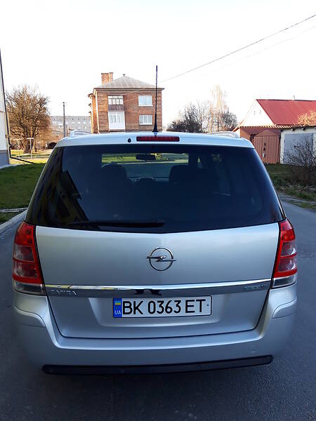 Мінівен Opel Zafira 2010 в Звягелі