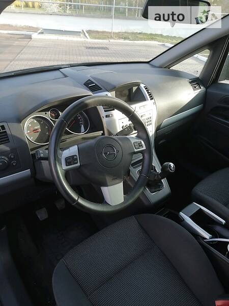 Мінівен Opel Zafira 2009 в Рівному