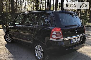 Мінівен Opel Zafira 2010 в 
