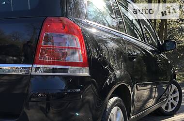 Мінівен Opel Zafira 2010 в 