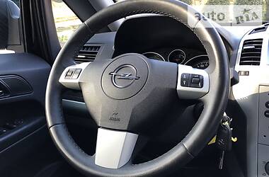 Мінівен Opel Zafira 2010 в 