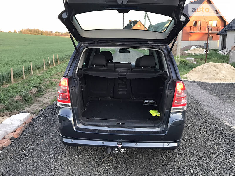 Мінівен Opel Zafira 2010 в Луцьку