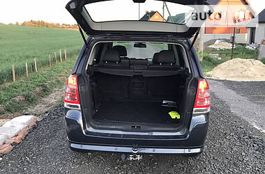 Мінівен Opel Zafira 2010 в 