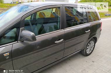 Минивэн Opel Zafira 2010 в Львове