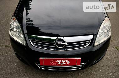 Минивэн Opel Zafira 2009 в Киеве