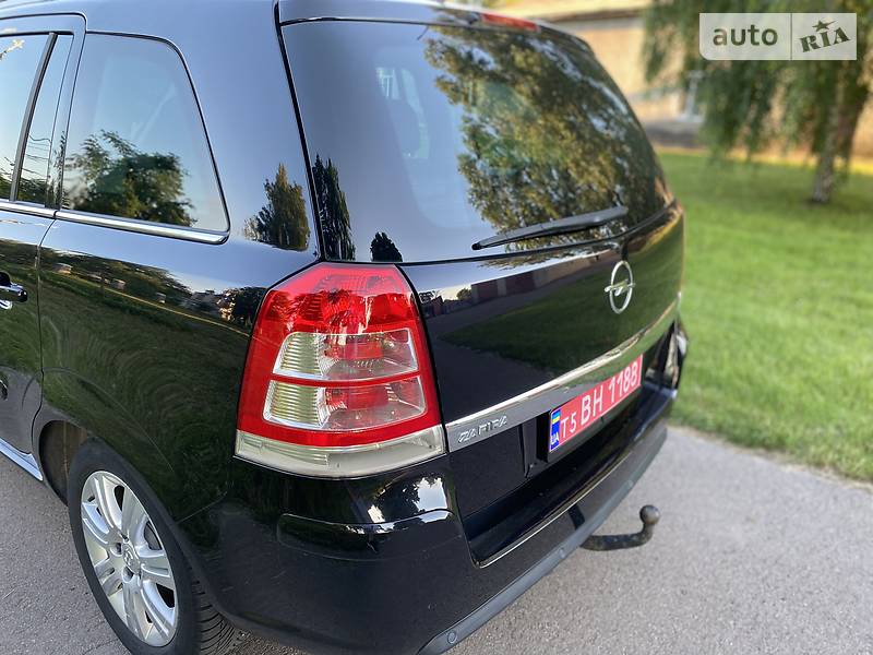 Мінівен Opel Zafira 2010 в Луцьку