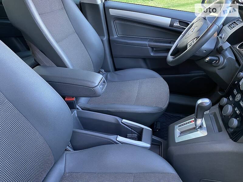 Мінівен Opel Zafira 2010 в Луцьку