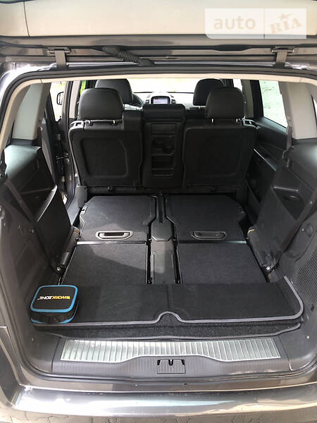 Мінівен Opel Zafira 2011 в Чернівцях