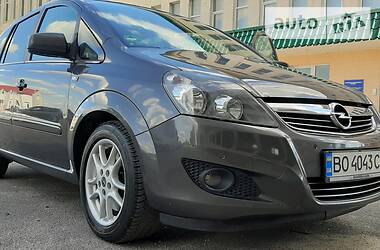 Минивэн Opel Zafira 2010 в Тернополе