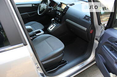 Универсал Opel Zafira 2009 в Черновцах