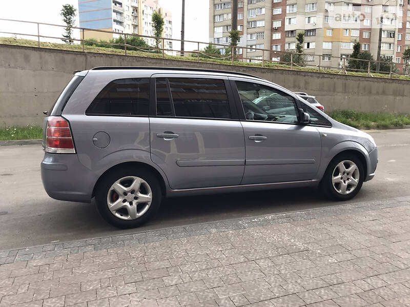 Мінівен Opel Zafira 2008 в Рівному