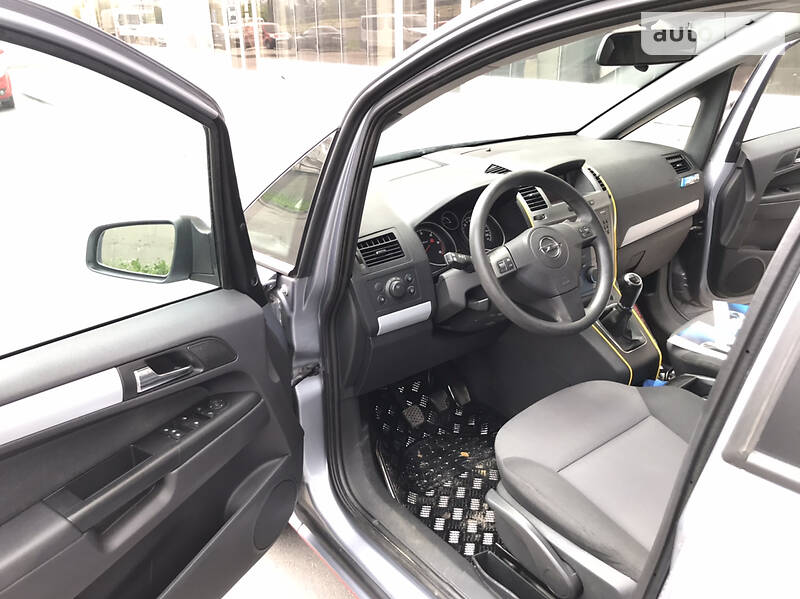 Мінівен Opel Zafira 2008 в Рівному