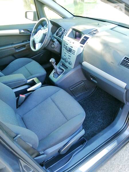 Минивэн Opel Zafira 2009 в Золочеве