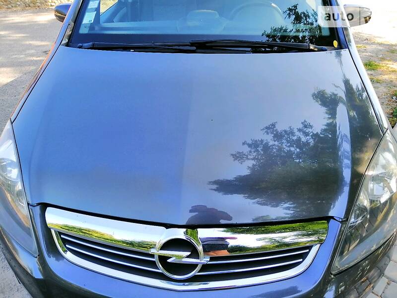 Минивэн Opel Zafira 2009 в Золочеве