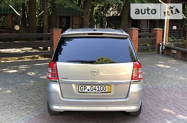 Универсал Opel Zafira 2011 в Виннице