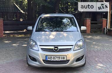 Универсал Opel Zafira 2011 в Виннице