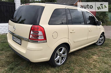 Мінівен Opel Zafira 2011 в 