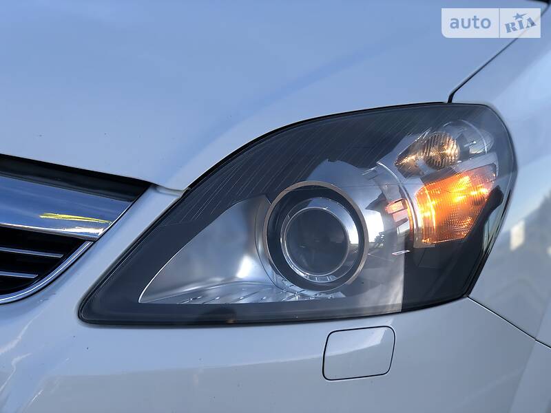 Мінівен Opel Zafira 2009 в Дрогобичі
