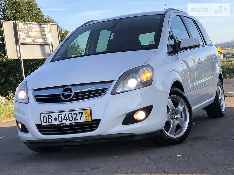 Мінівен Opel Zafira 2009 в Дрогобичі