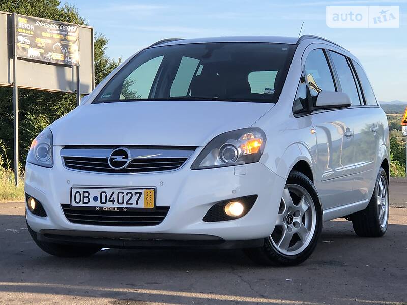 Мінівен Opel Zafira 2009 в Дрогобичі