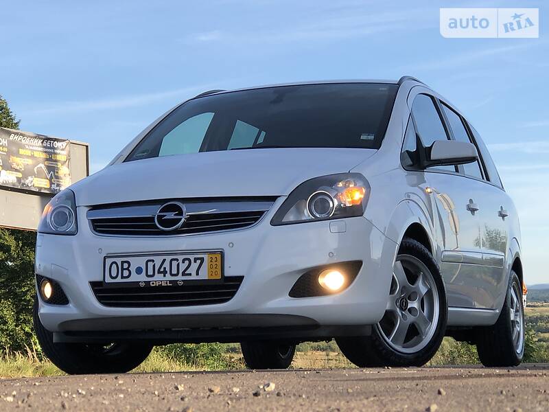 Мінівен Opel Zafira 2009 в Дрогобичі