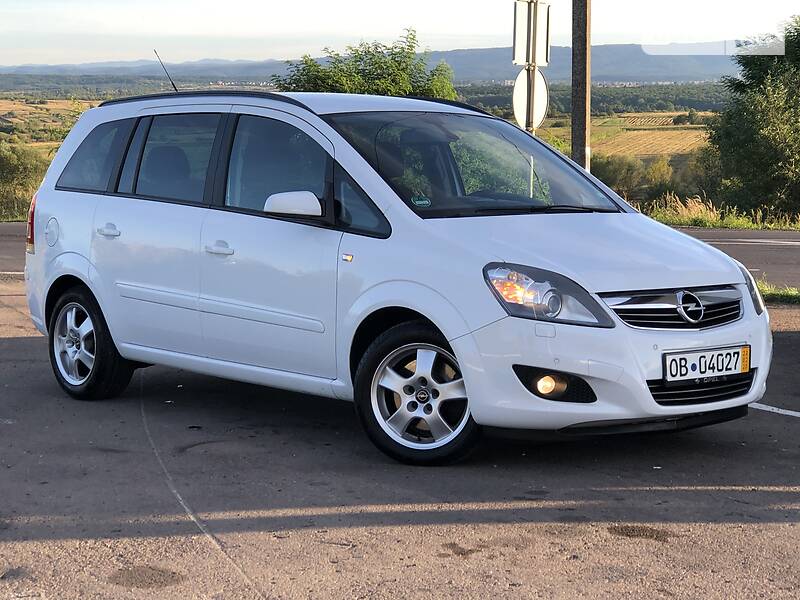 Мінівен Opel Zafira 2009 в Дрогобичі