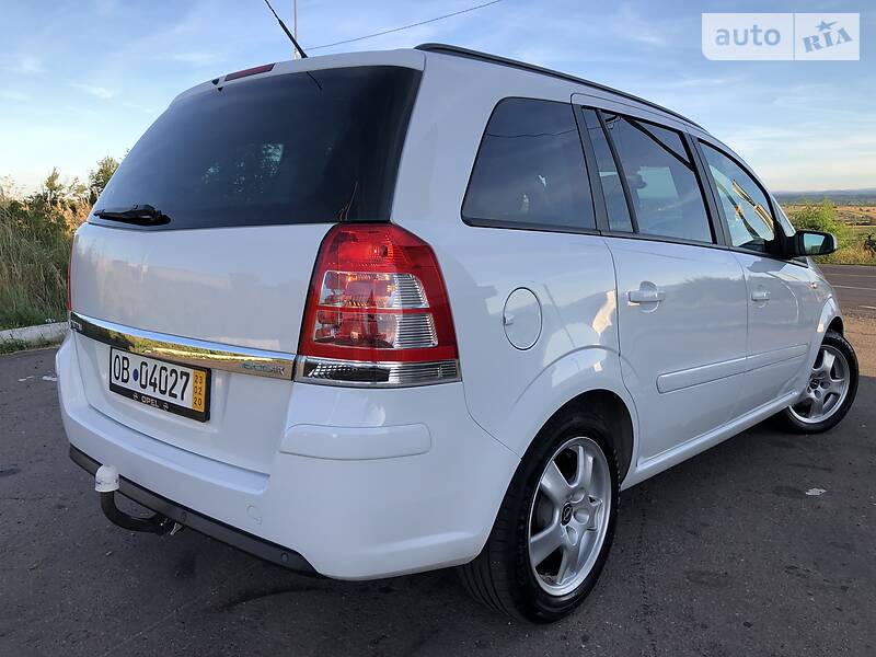 Мінівен Opel Zafira 2009 в Дрогобичі