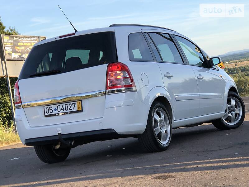 Мінівен Opel Zafira 2009 в Дрогобичі