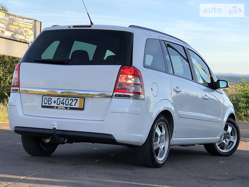 Мінівен Opel Zafira 2009 в Дрогобичі