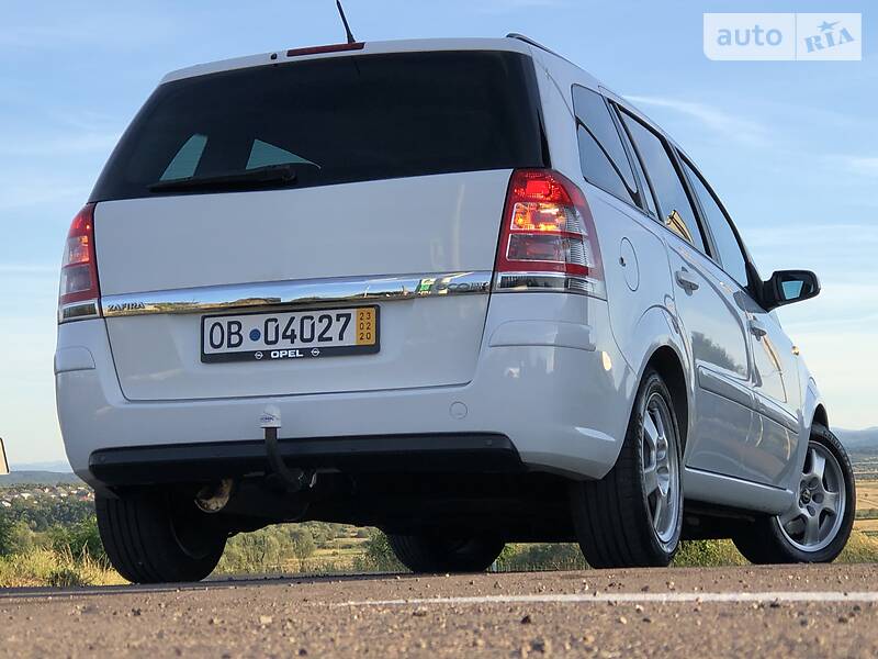 Мінівен Opel Zafira 2009 в Дрогобичі