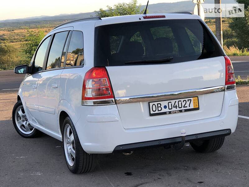Мінівен Opel Zafira 2009 в Дрогобичі