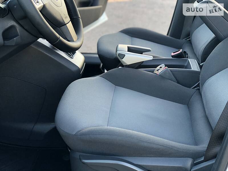 Мінівен Opel Zafira 2009 в Дрогобичі