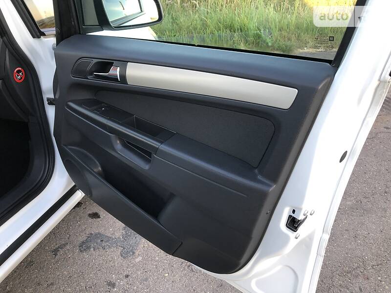 Мінівен Opel Zafira 2009 в Дрогобичі