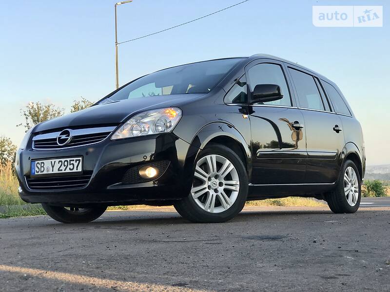 Мінівен Opel Zafira 2010 в Дрогобичі