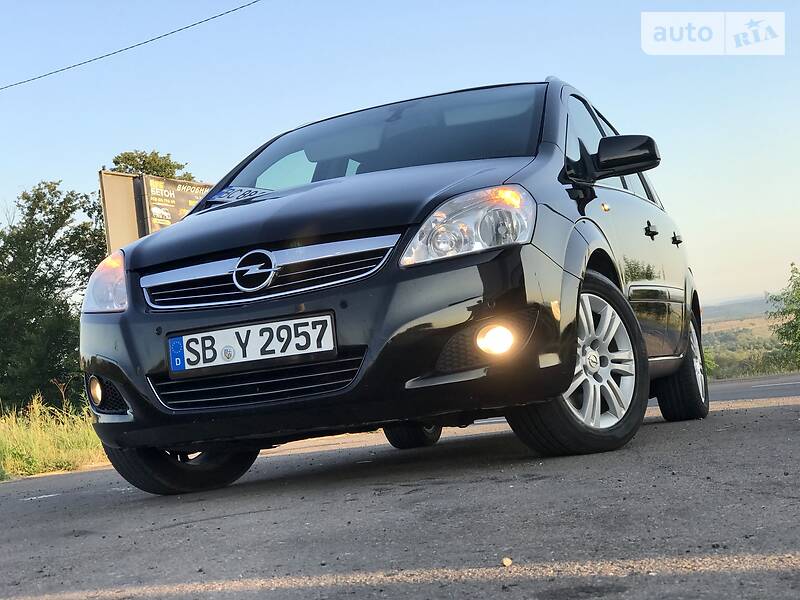 Мінівен Opel Zafira 2010 в Дрогобичі