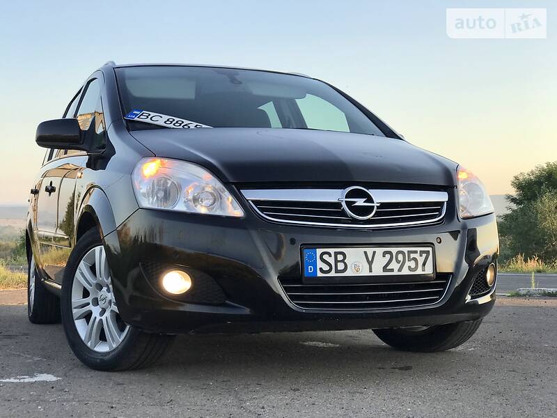 Мінівен Opel Zafira 2010 в Дрогобичі