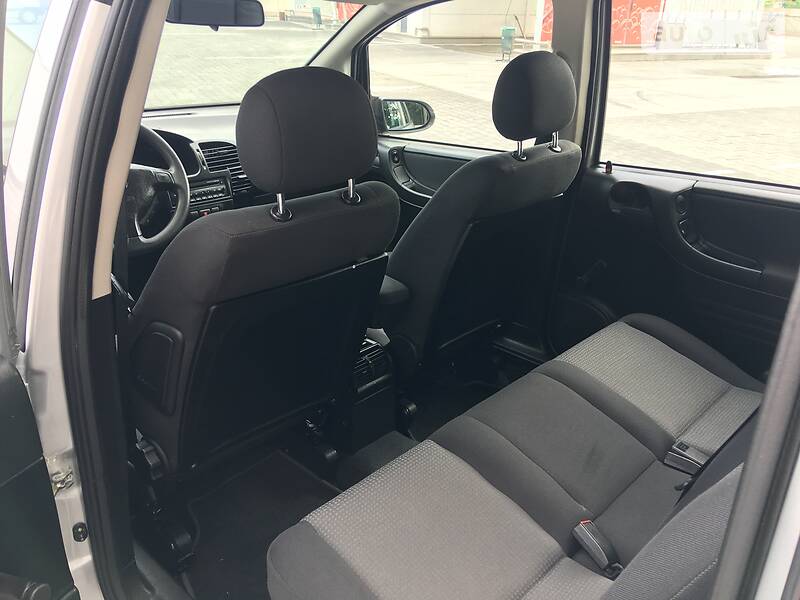 Універсал Opel Zafira 2003 в Вінниці