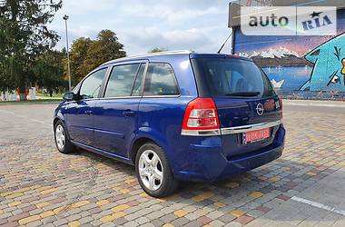 Минивэн Opel Zafira 2008 в Луцке